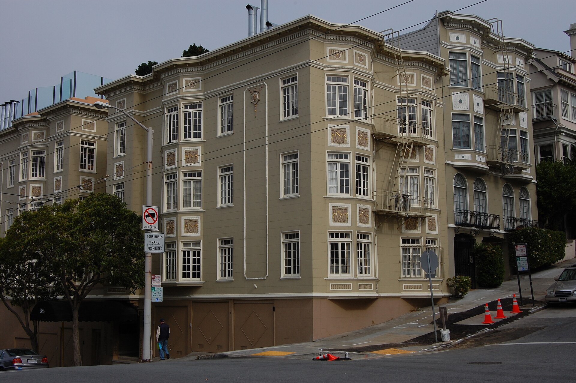 Restored 1925 building at 2485 Union Street in Cow Hollow
