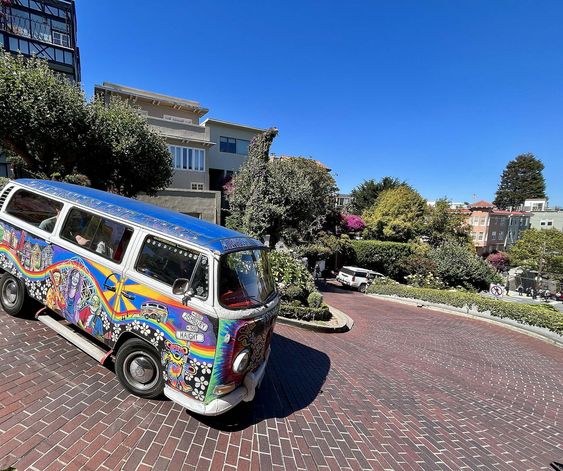 The crooked switchback block of Lombard Street on Russian Hill